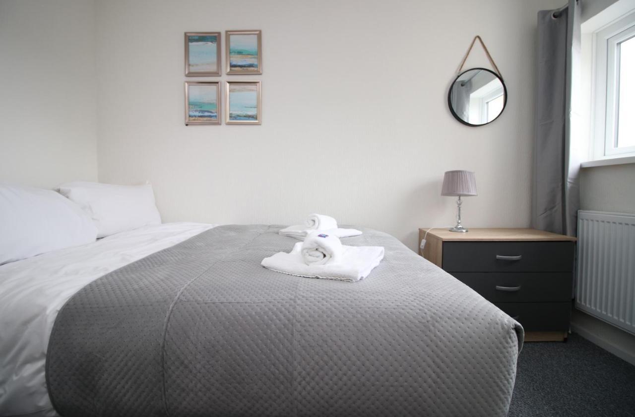 Family Home In The Charming Coastal Town Of Barry Exteriér fotografie